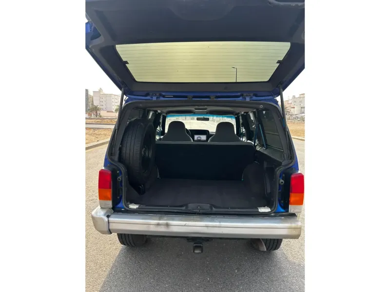 Jeep Cherokee 2000 9