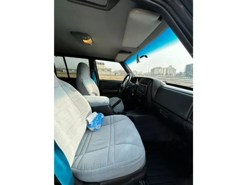 Jeep Cherokee 2000 12