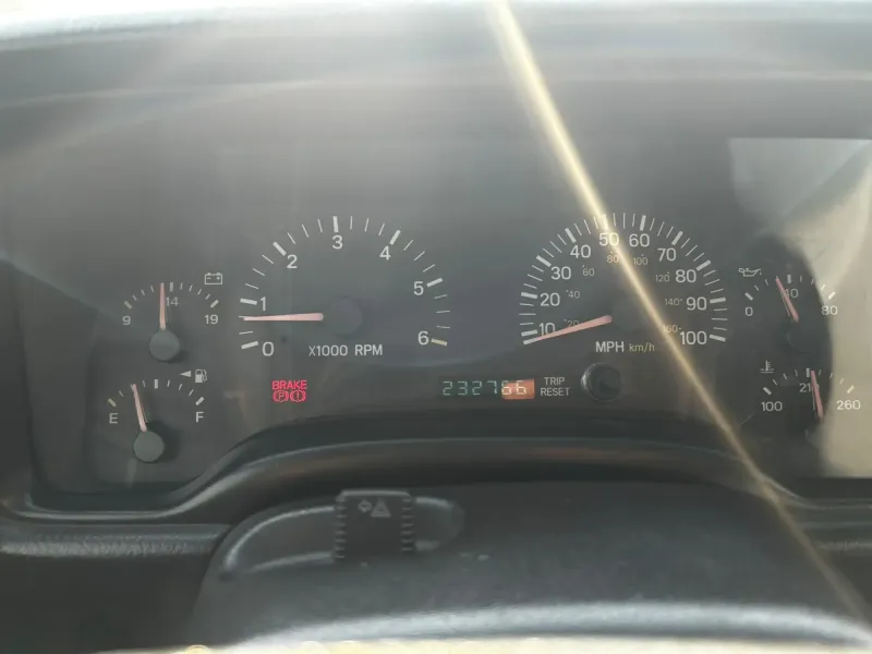 Jeep Cherokee 2000 13