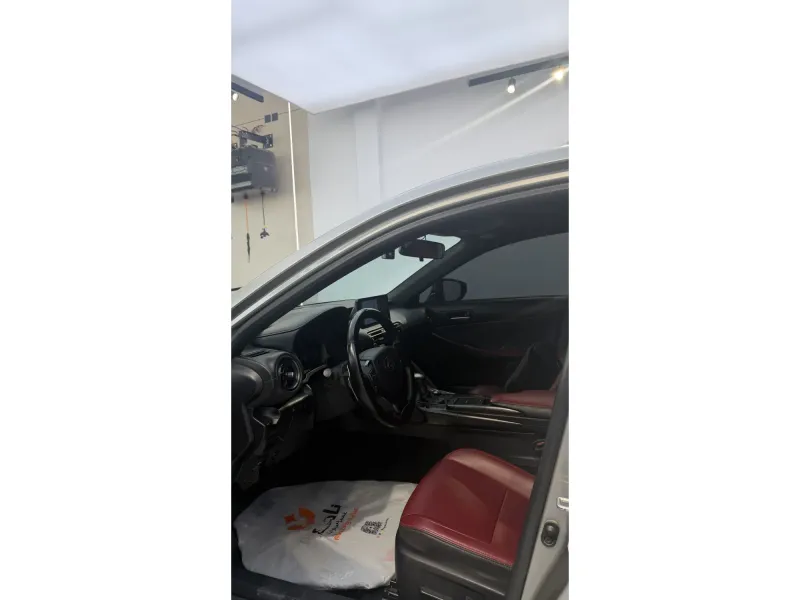 Lexus IS 2024 7