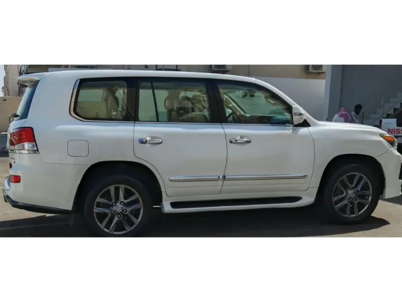 Lexus LX 2015 8