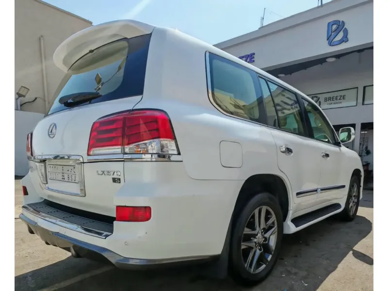 Lexus LX 2015 16