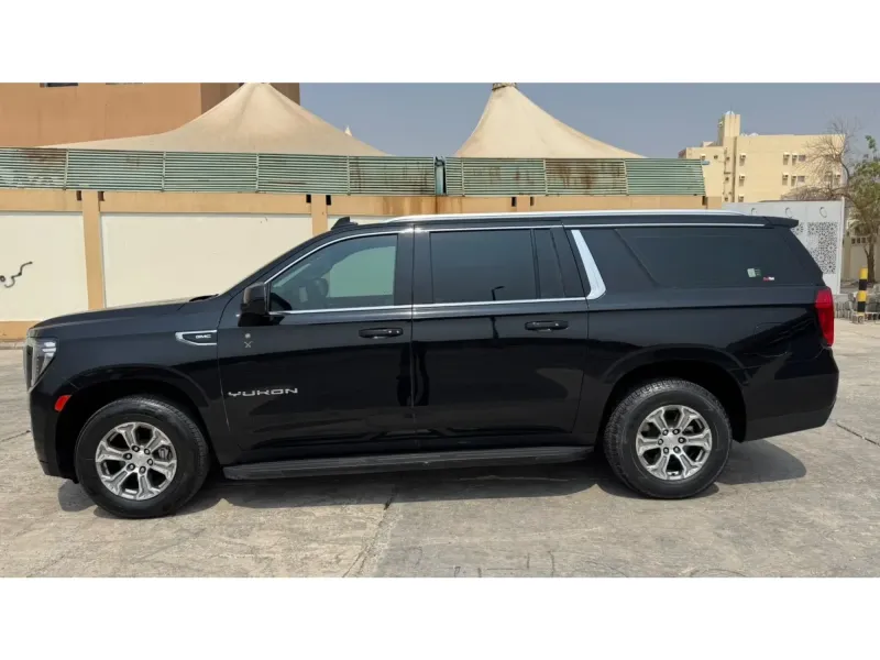 GMC Yukon XL 2023 4