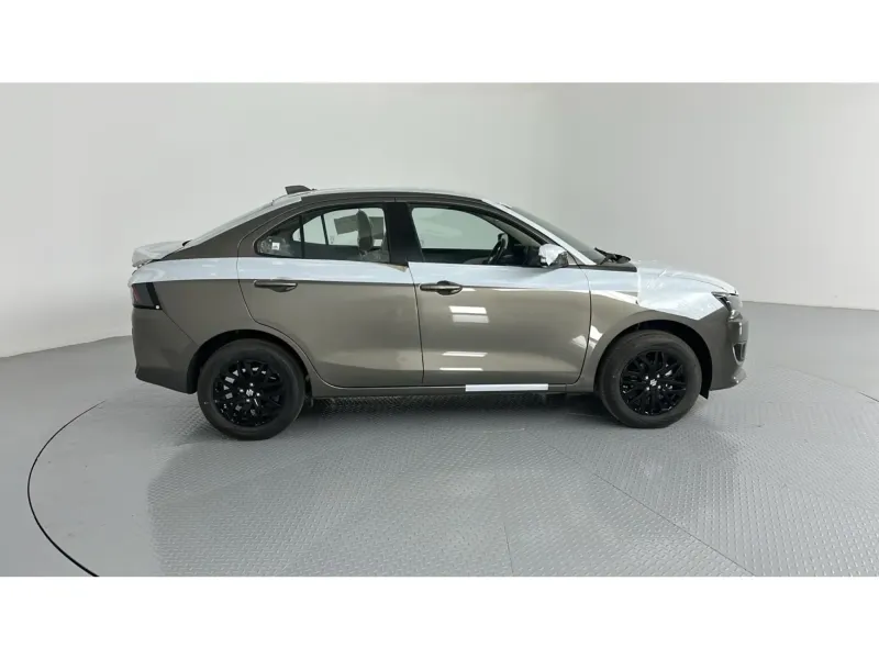 Suzuki Dzire GL 2027 8