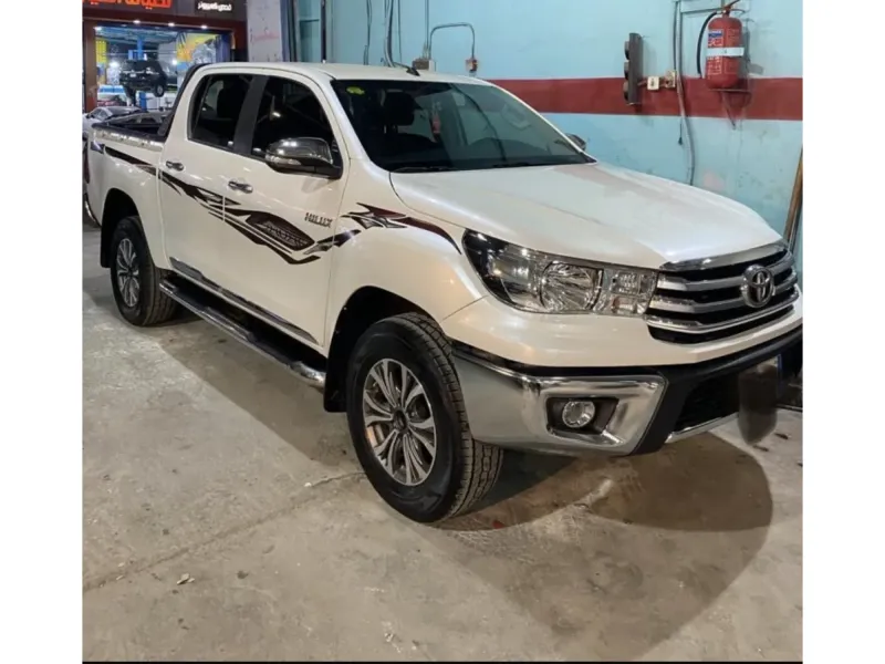 Toyota Hilux 2020 3