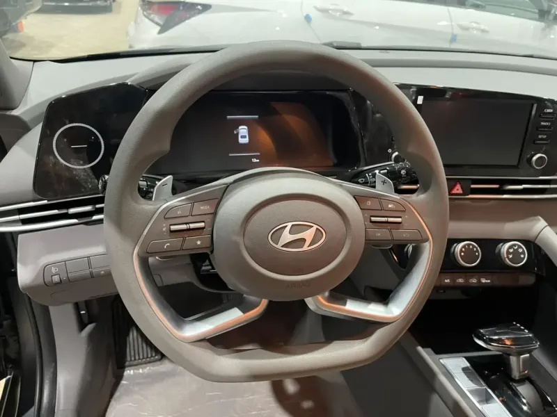 Hyundai Elantra 2026 5