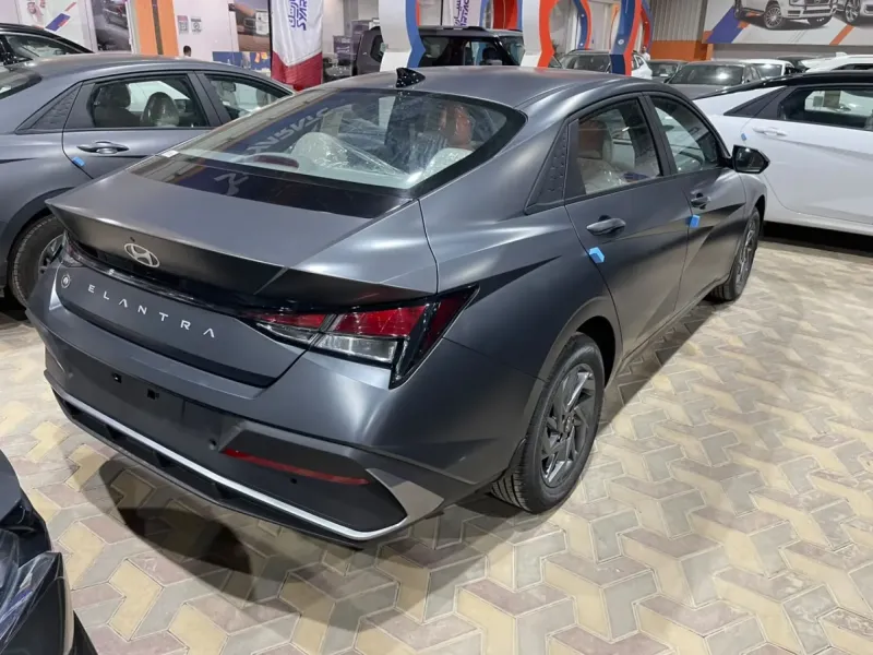 Hyundai Elantra 2026 3
