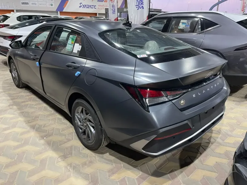 Hyundai Elantra 2026 4