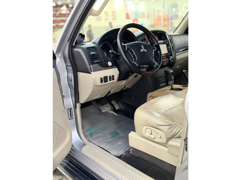 Mitsubishi Pajero 2016 6