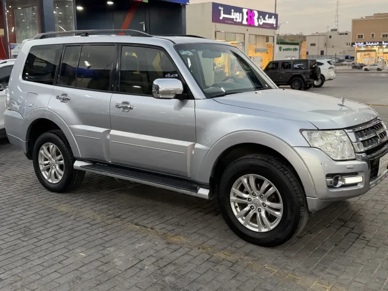 Mitsubishi Pajero 2016 4