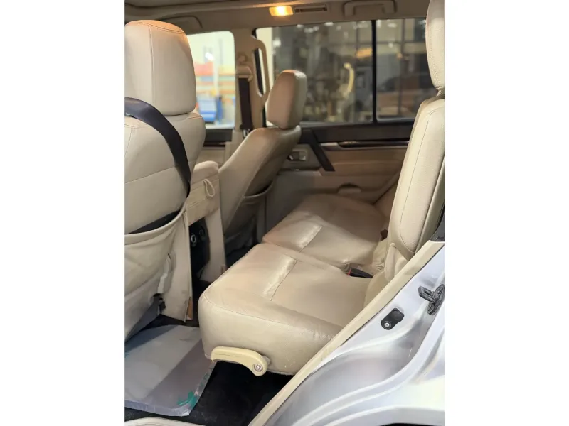 Mitsubishi Pajero 2016 8