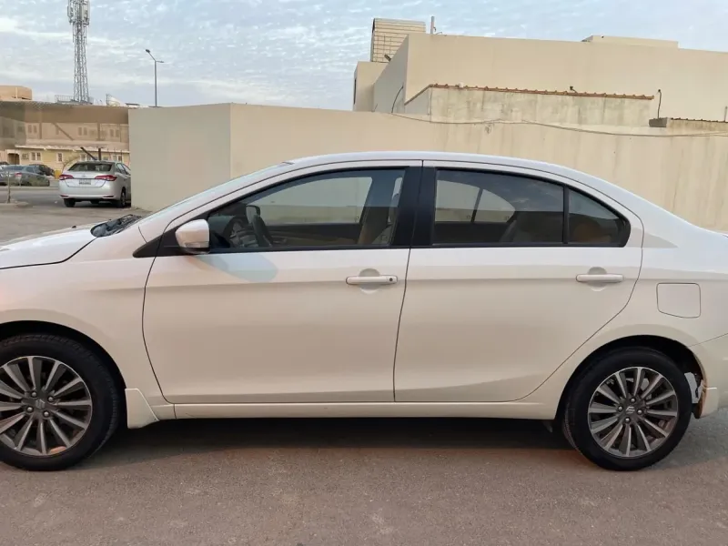 سوزوكي سياز 2024 14