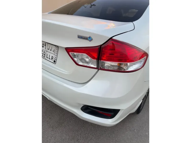 سوزوكي سياز 2024 19