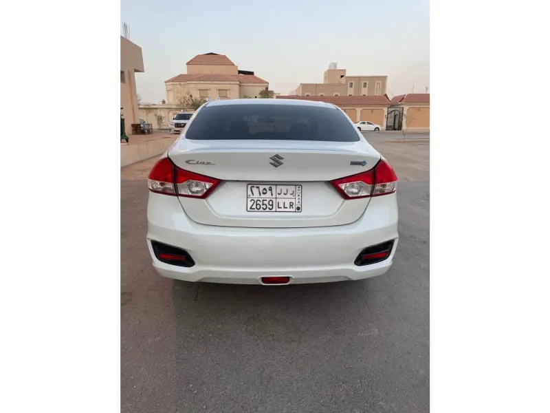 سوزوكي سياز 2024 7
