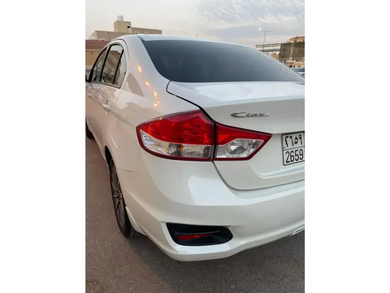 سوزوكي سياز 2024 26