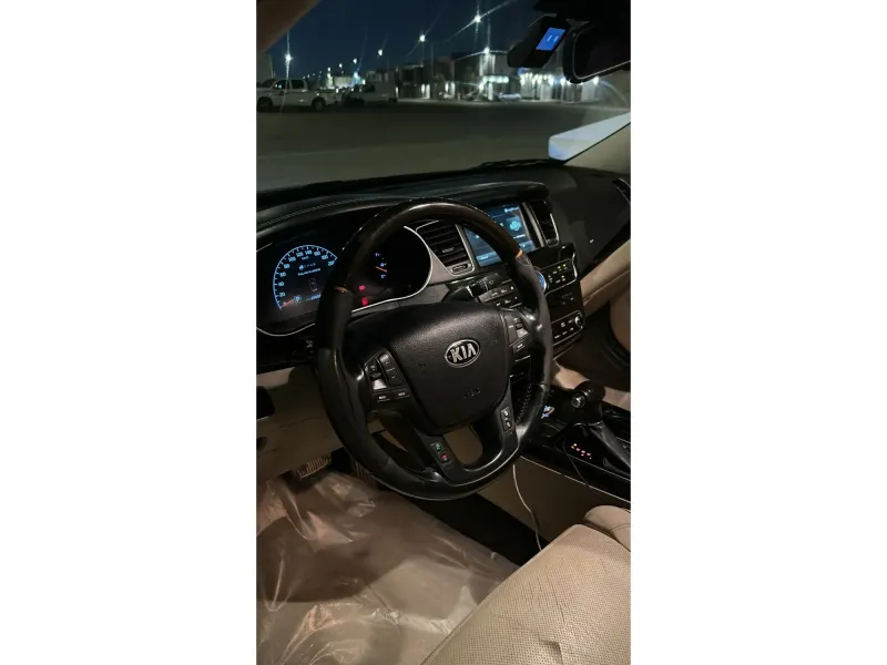KIA Cadenza 2015 4