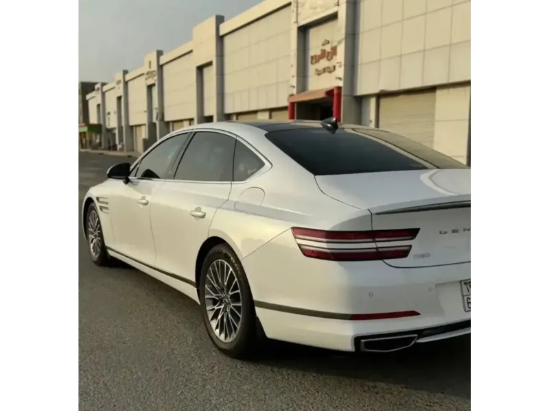 جينيسيس جي 80 2022 4