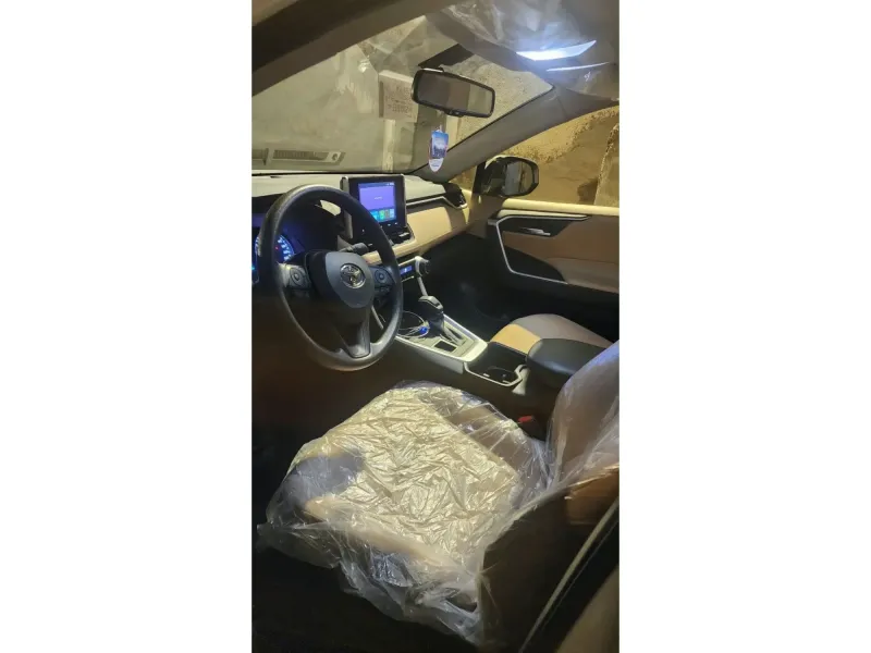 Toyota RAV4 2025 2