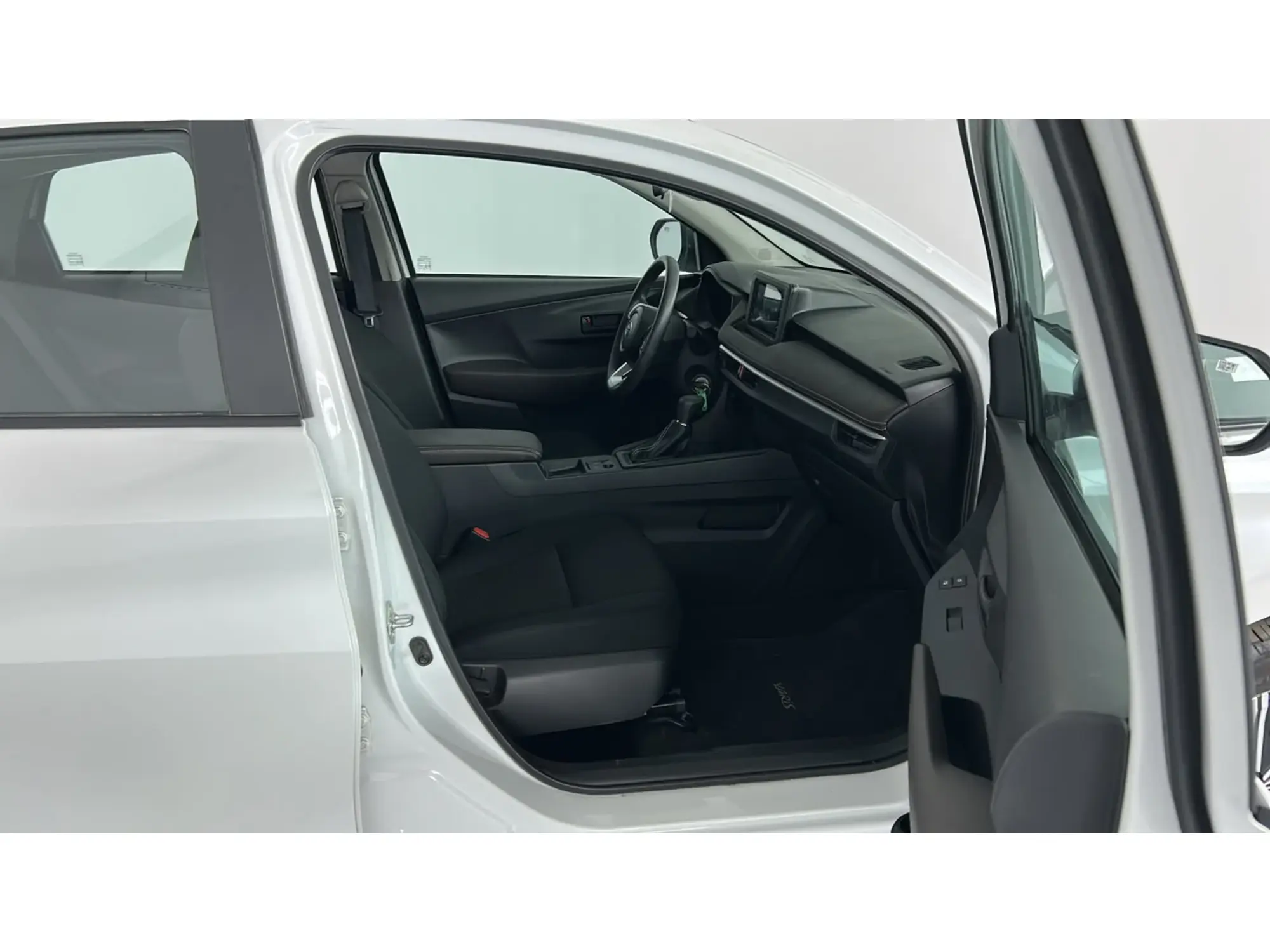 Toyota Yaris Y PLUS 1.3L 2024