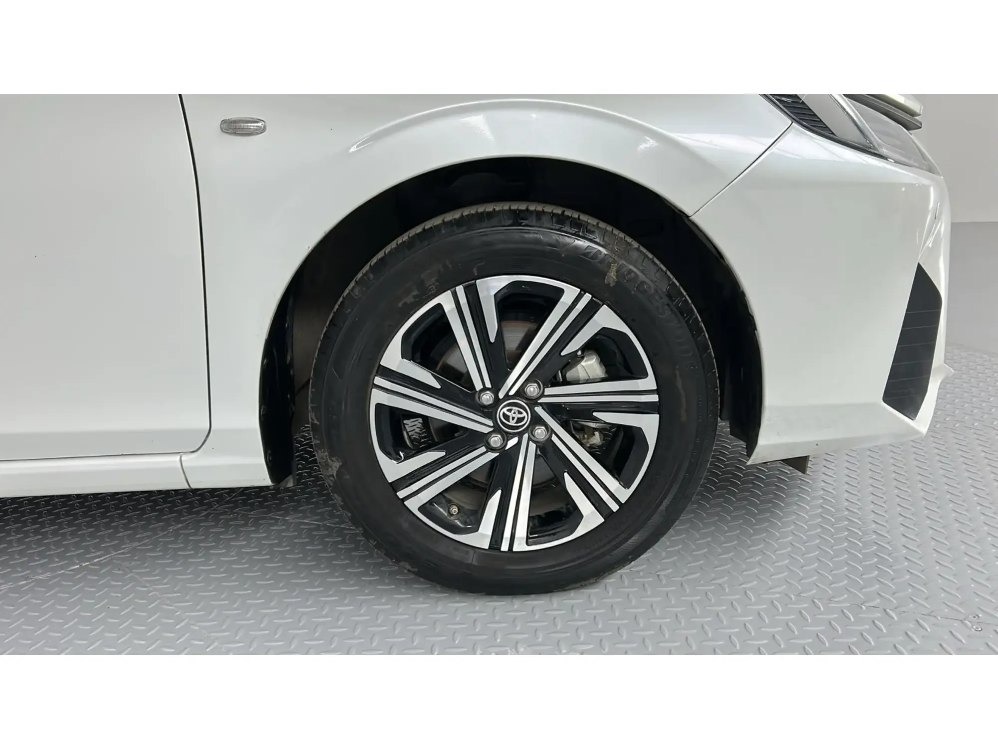 Toyota Yaris Y PLUS 1.3L 2024