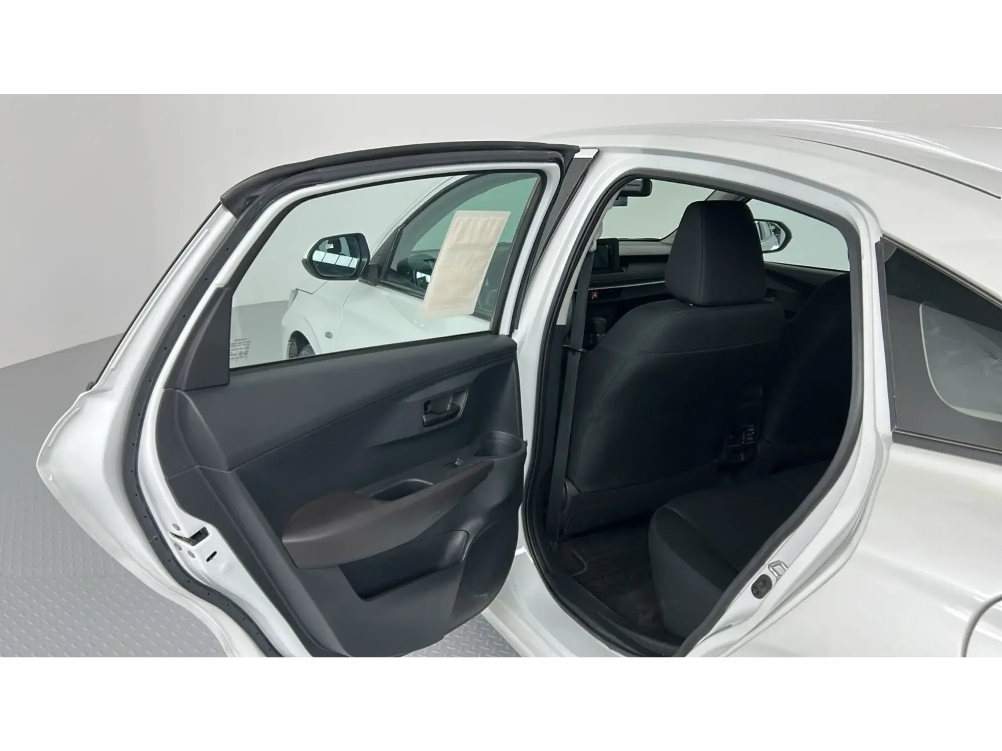 Toyota Yaris Y PLUS 1.3L 2024