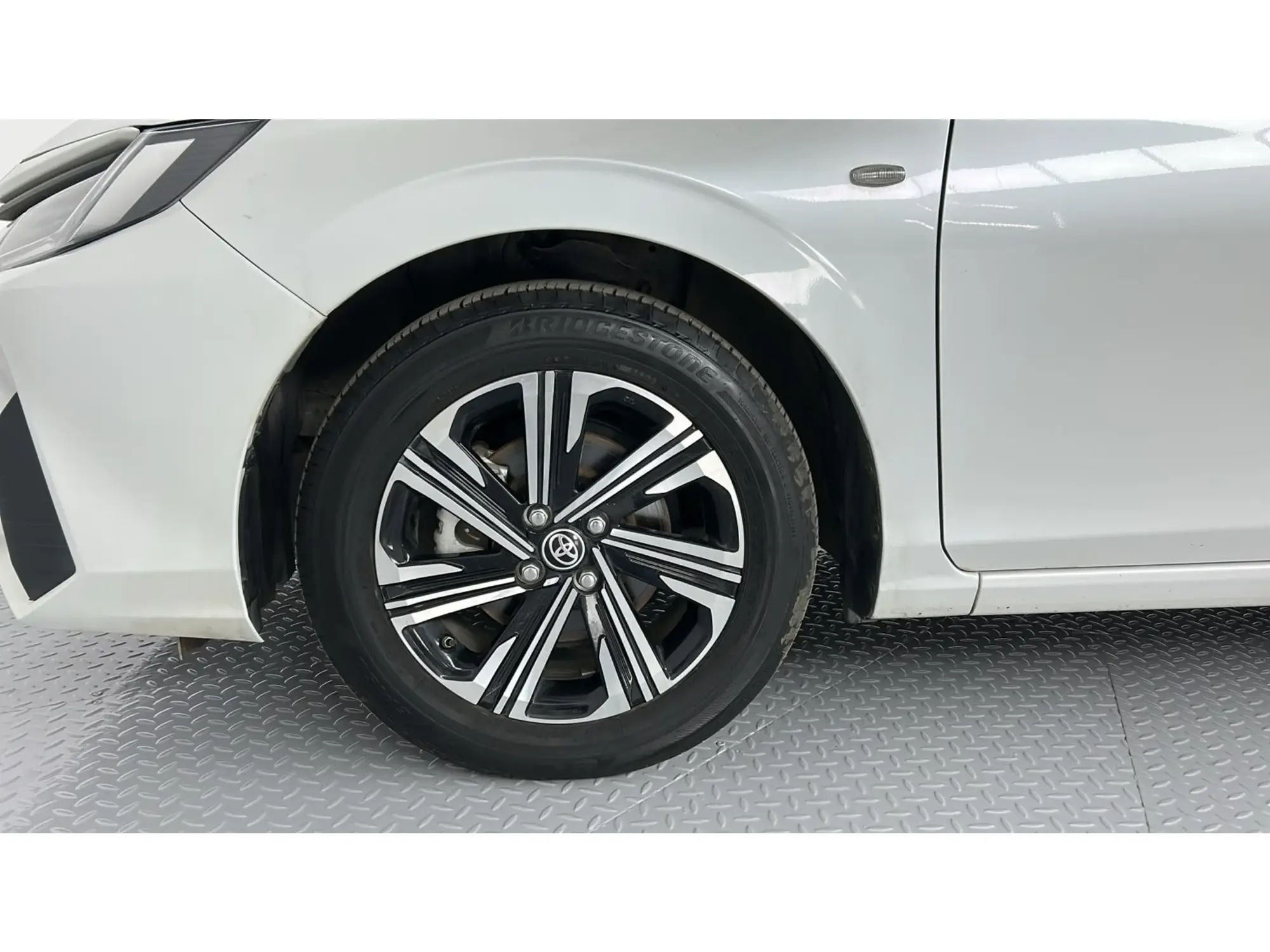 Toyota Yaris Y PLUS 1.3L 2024