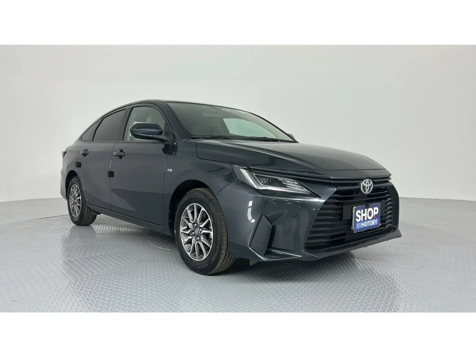 Toyota Yaris Y 2024