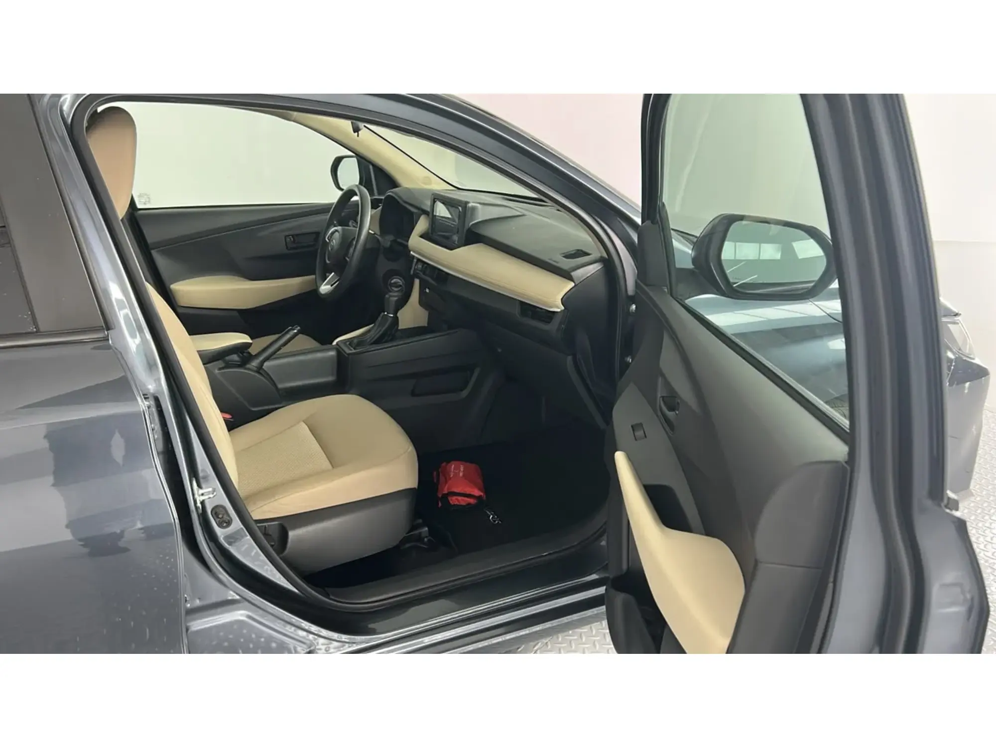 Toyota Yaris Y 2024