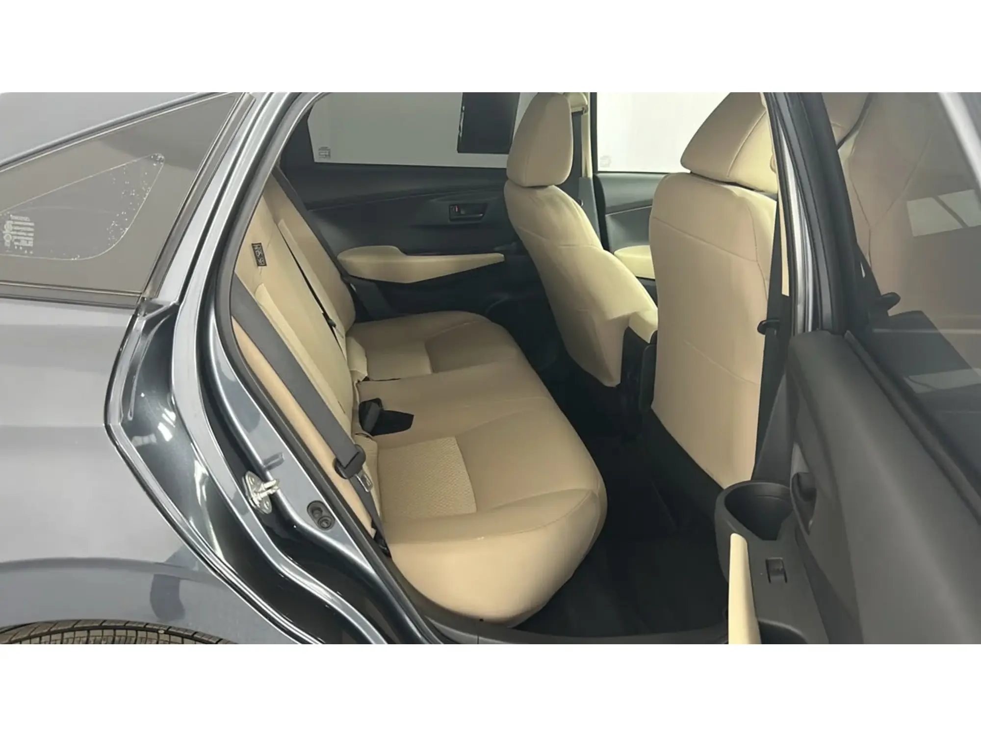 Toyota Yaris Y 2024