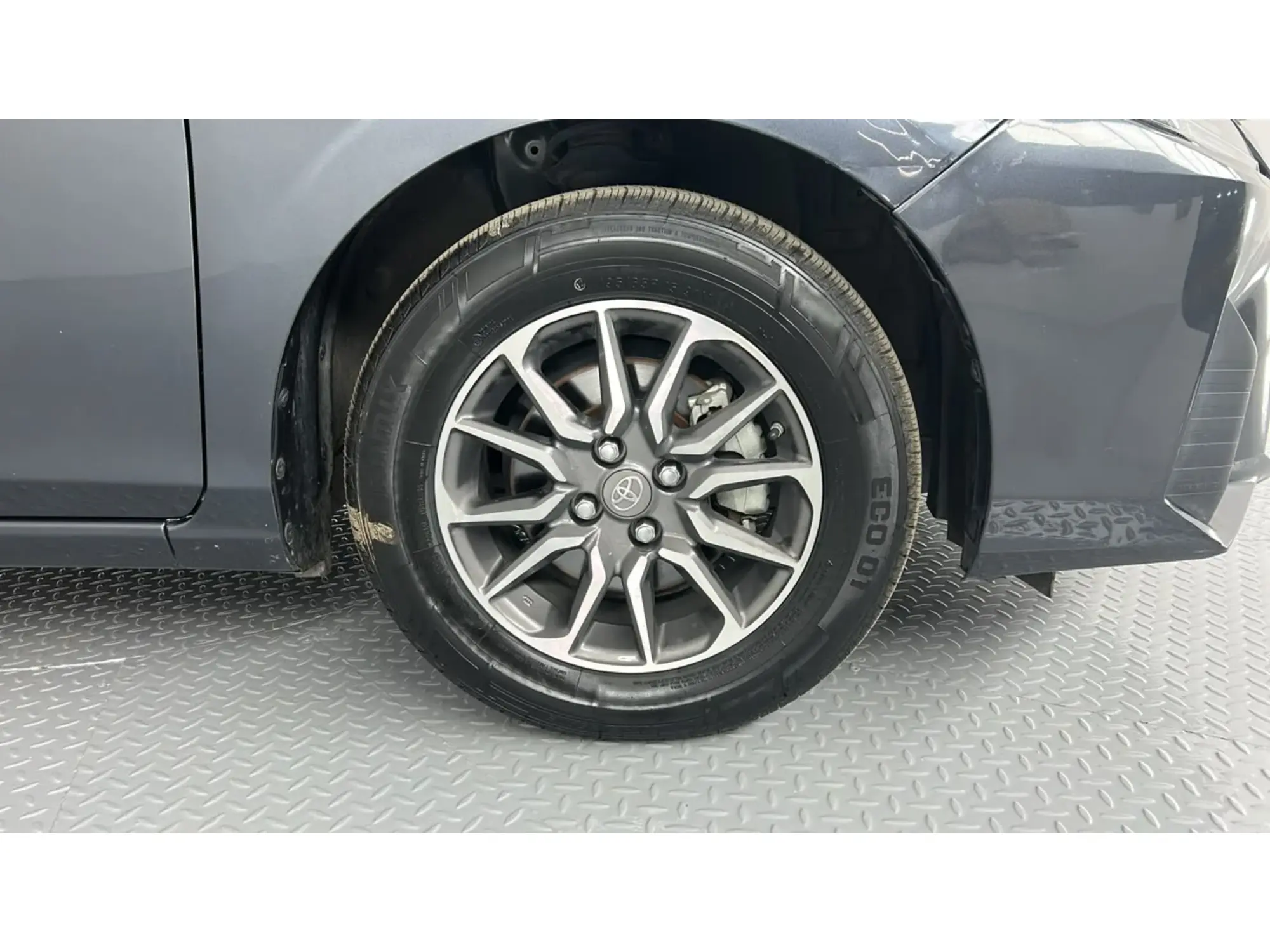 Toyota Yaris Y 2024