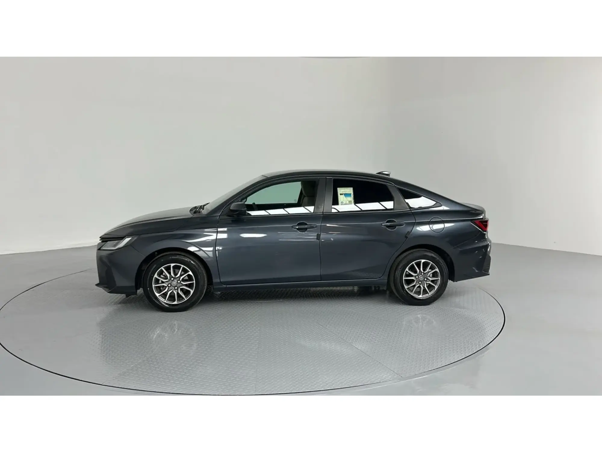 Toyota Yaris Y 2024