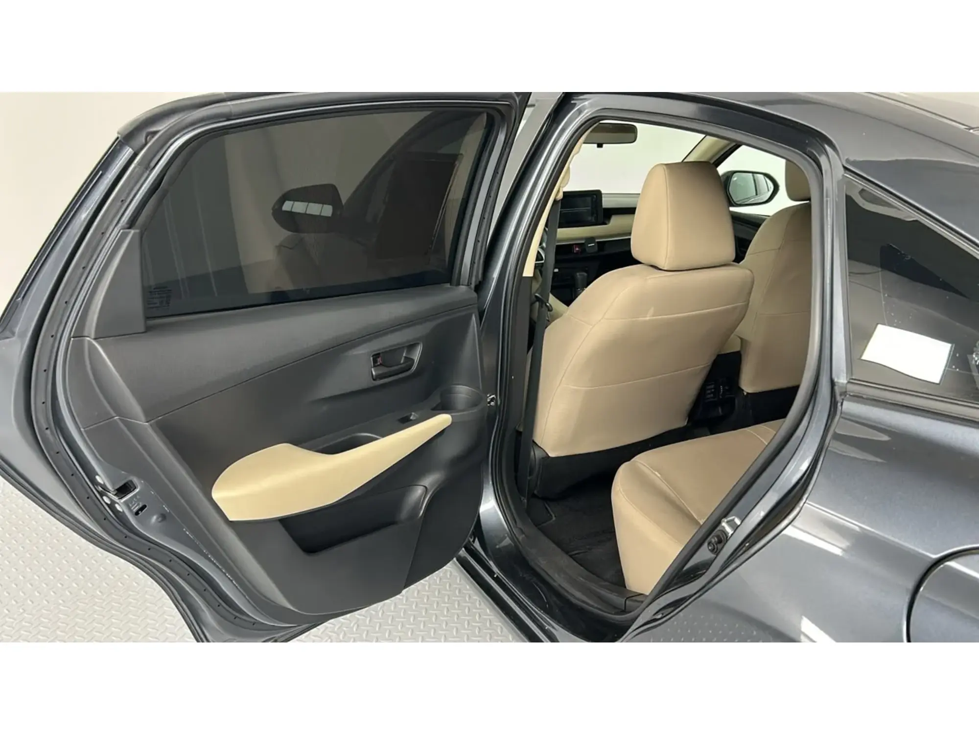 Toyota Yaris Y 2024