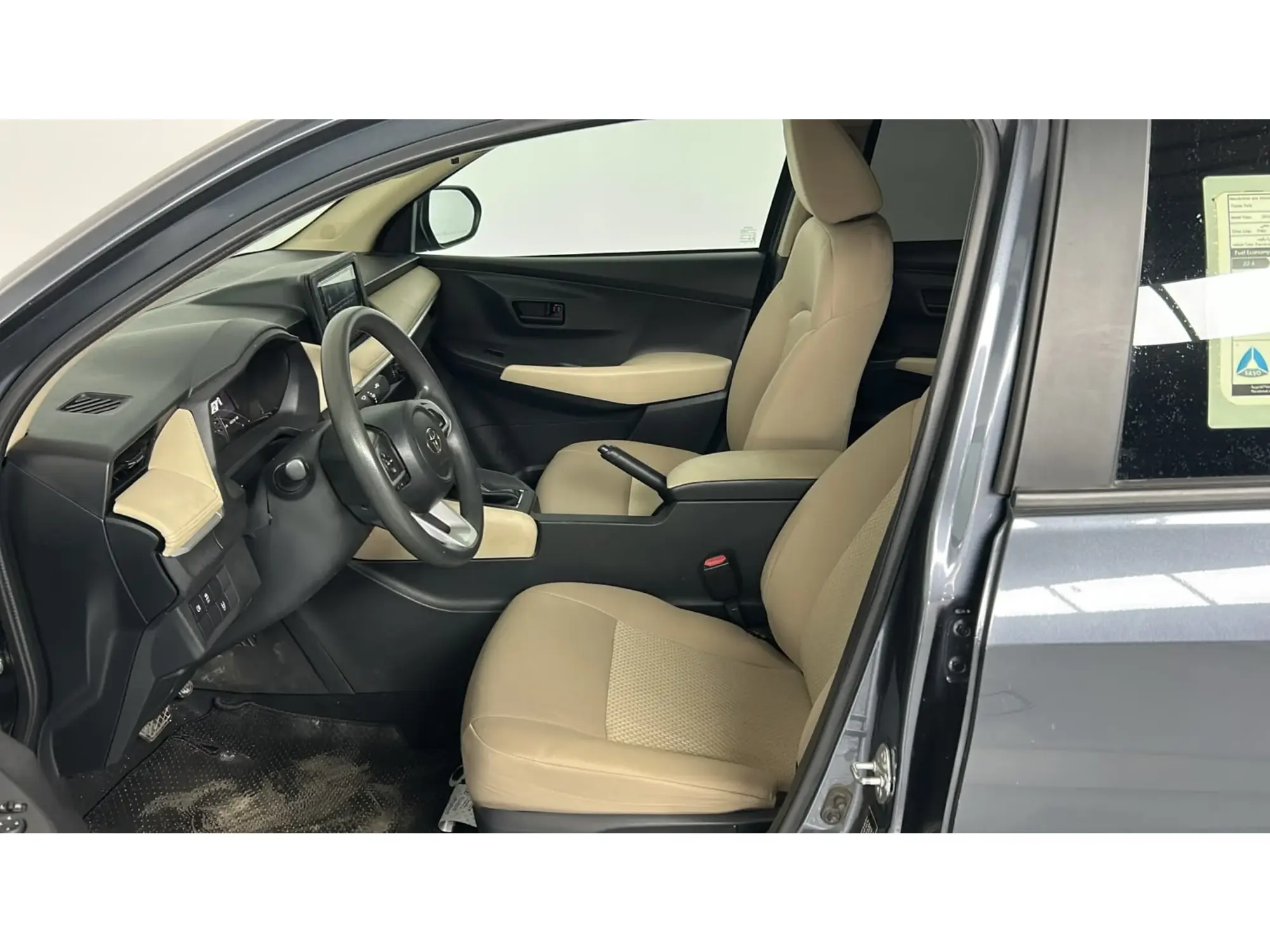 Toyota Yaris Y 2024