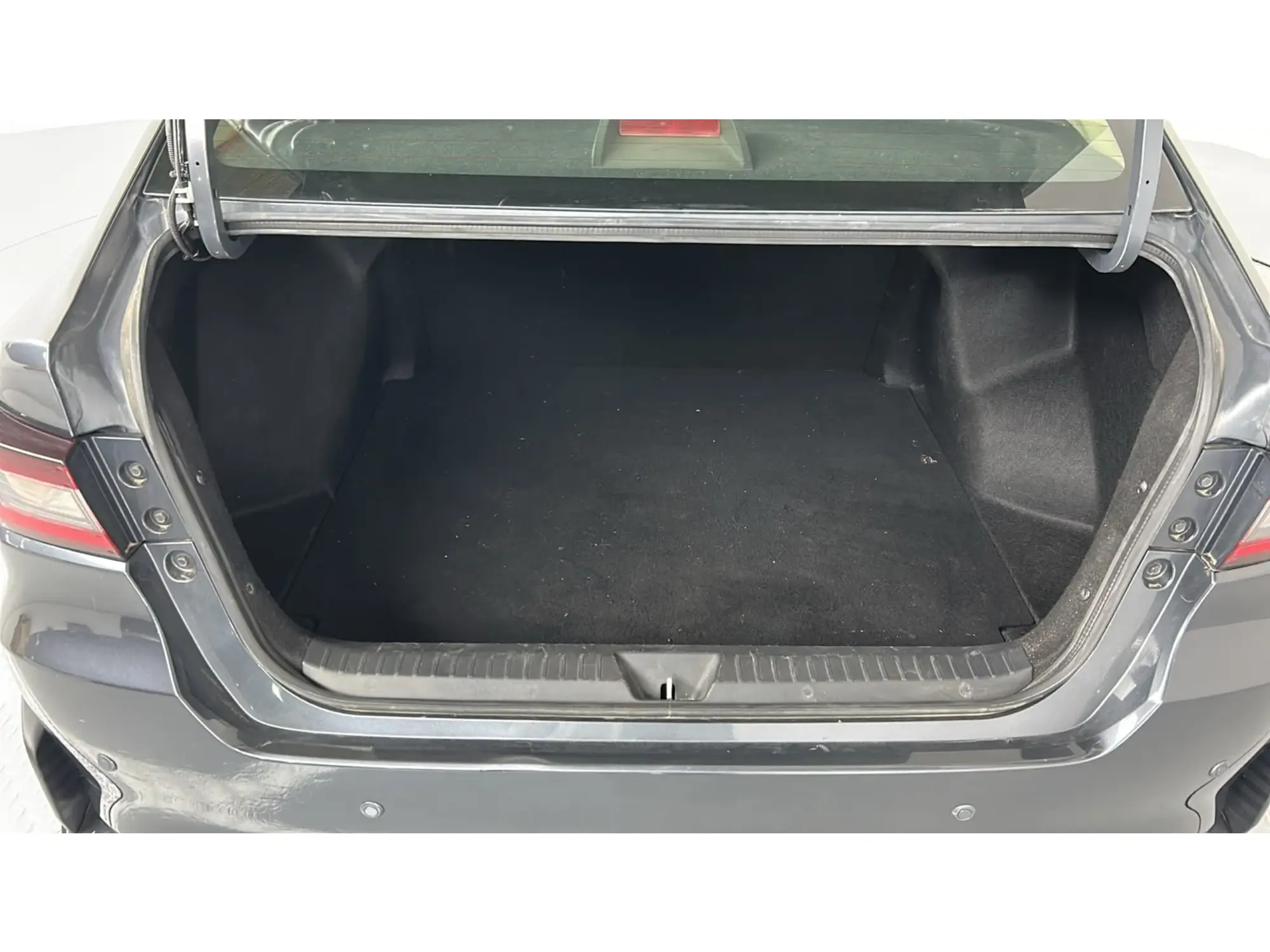 Toyota Yaris Y 2024