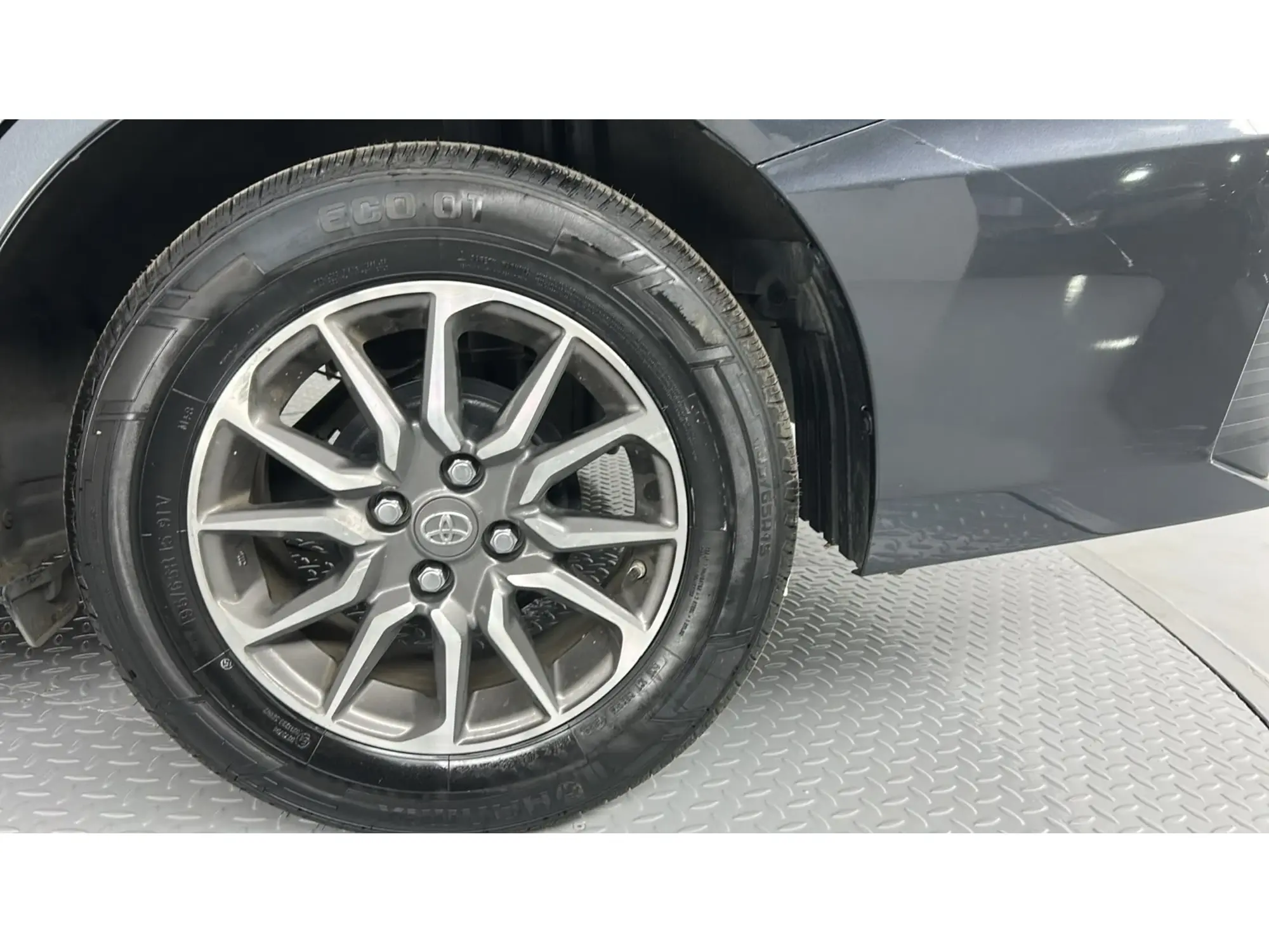 Toyota Yaris Y 2024