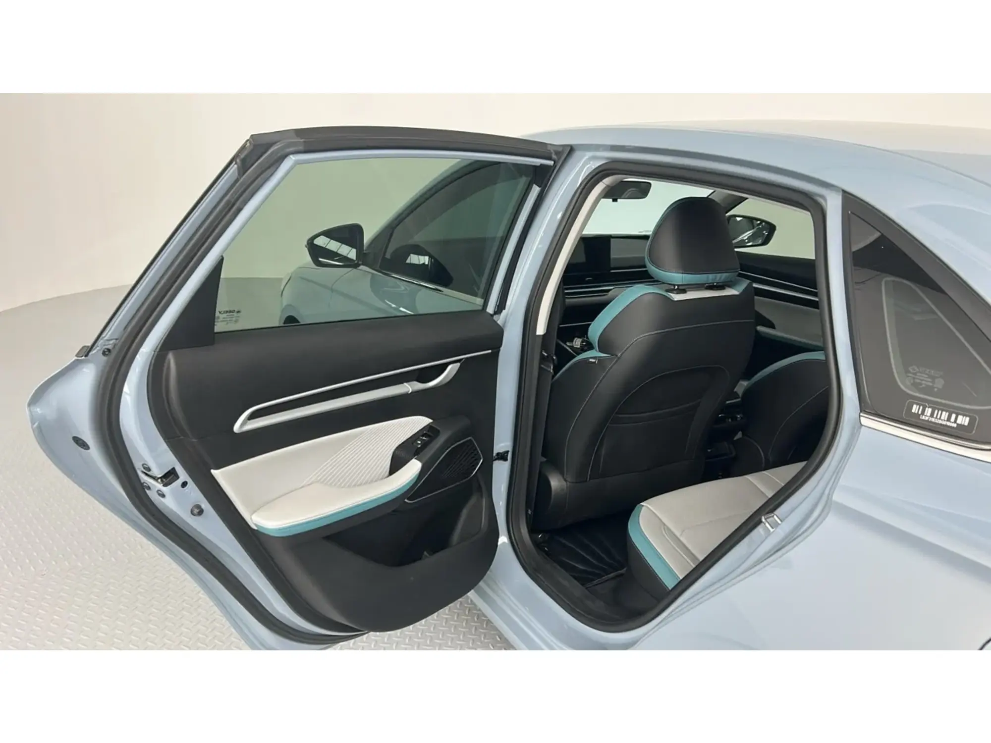 Geely Emgrand GF 2025