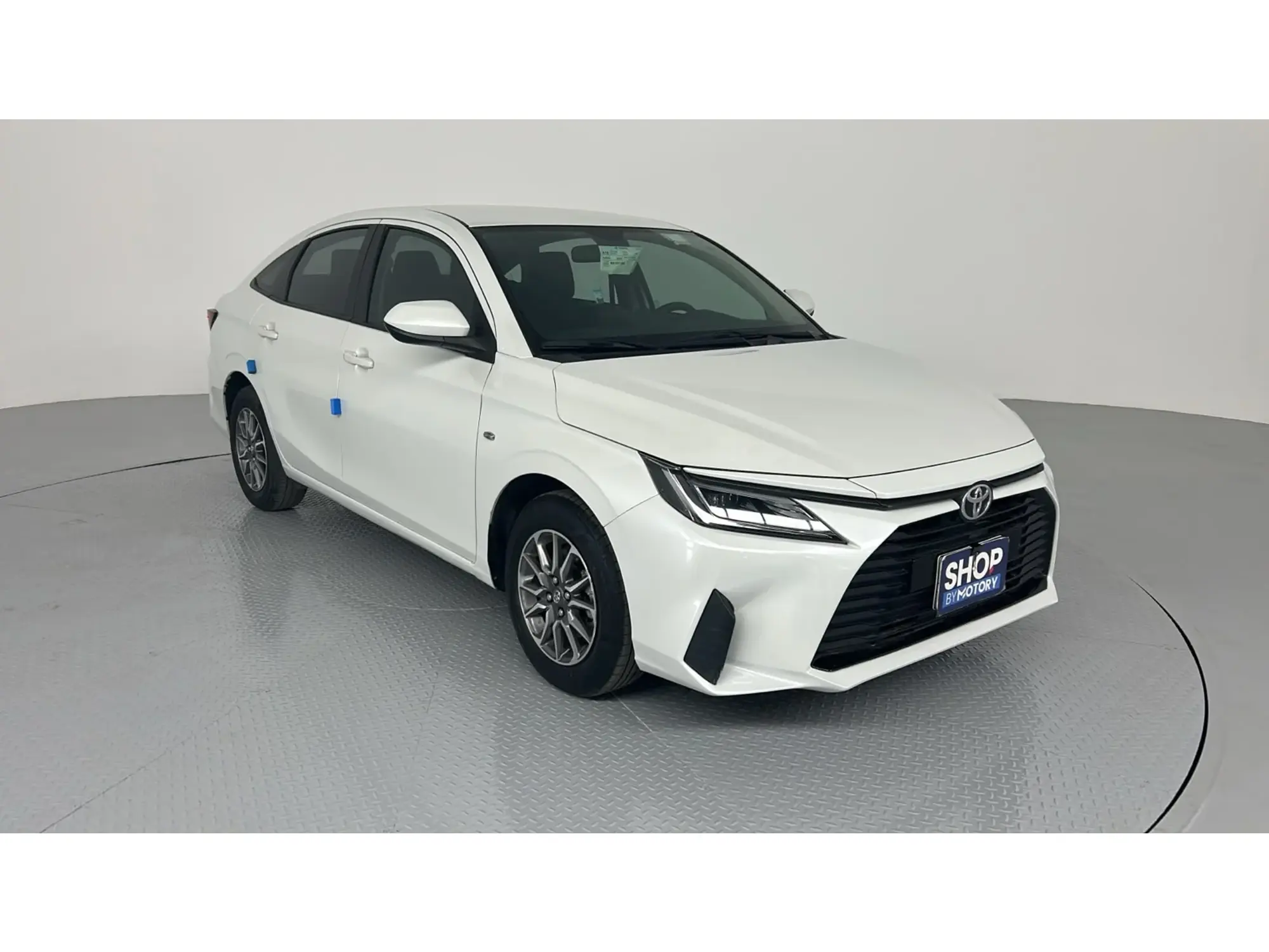 Toyota Yaris Y 2024