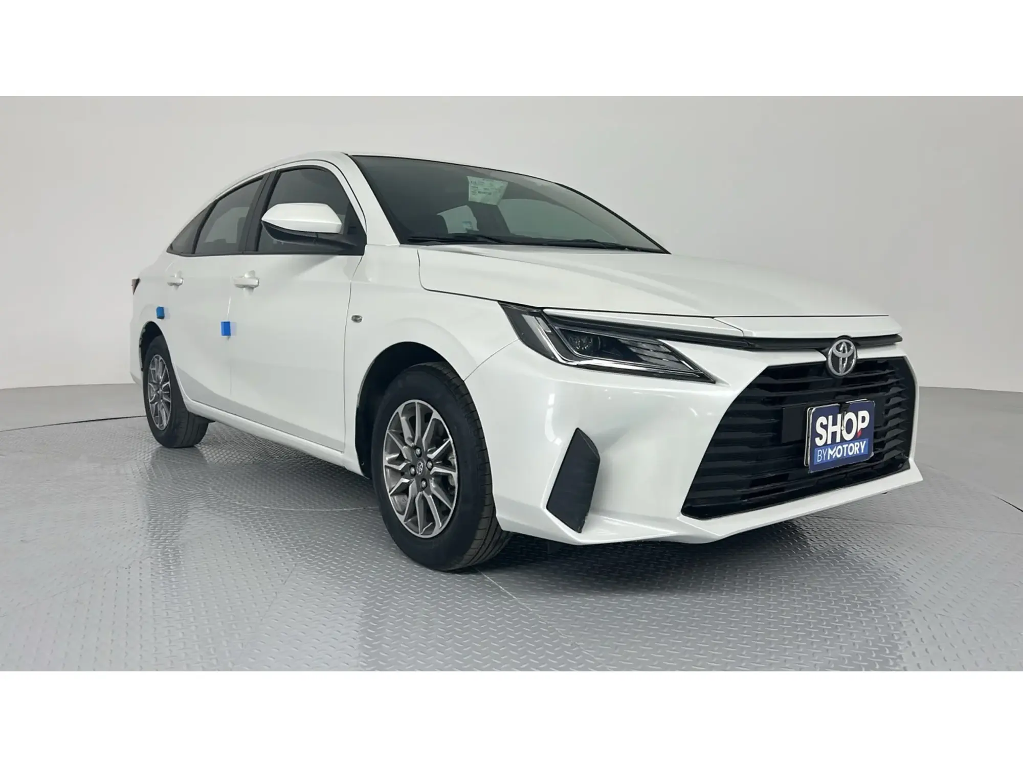 Toyota Yaris Y 2024
