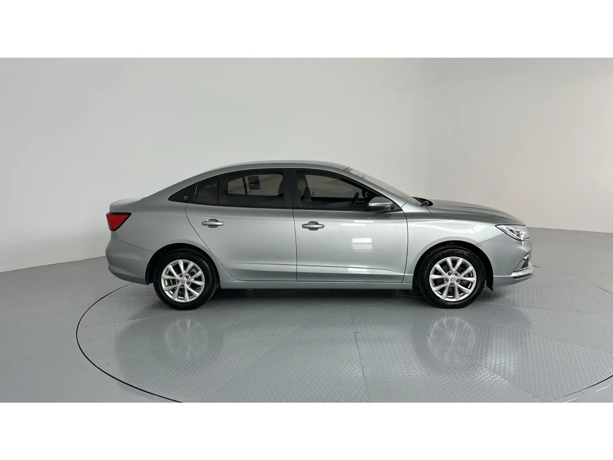 MG 5 STD 2023