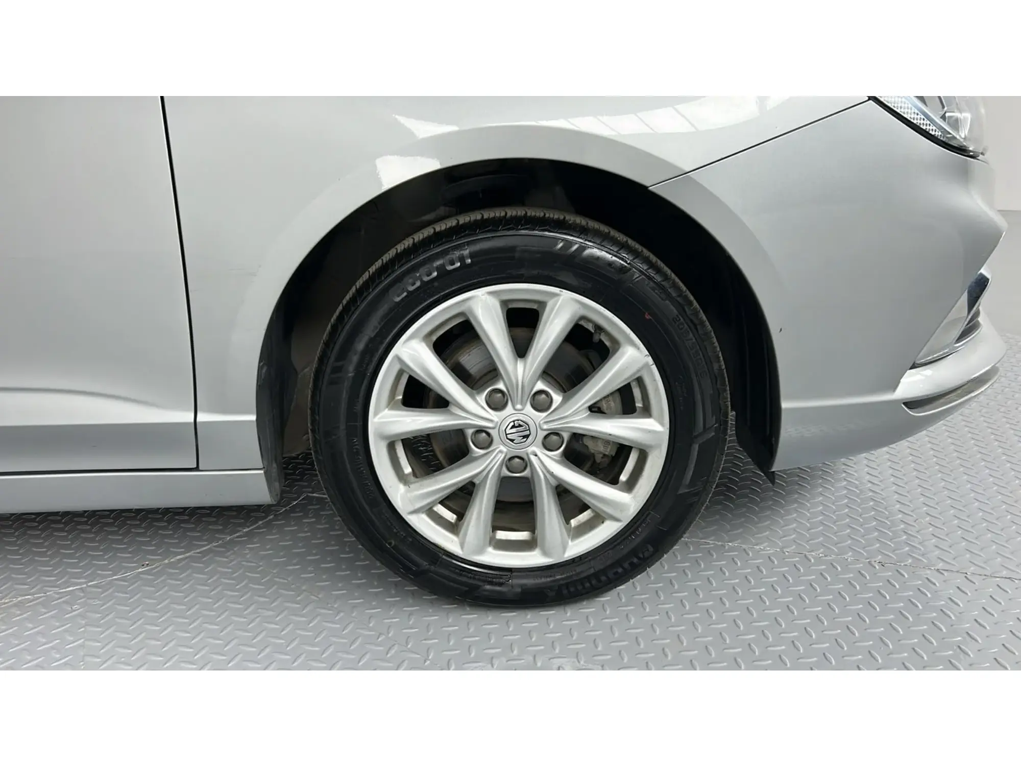 MG 5 STD 2023