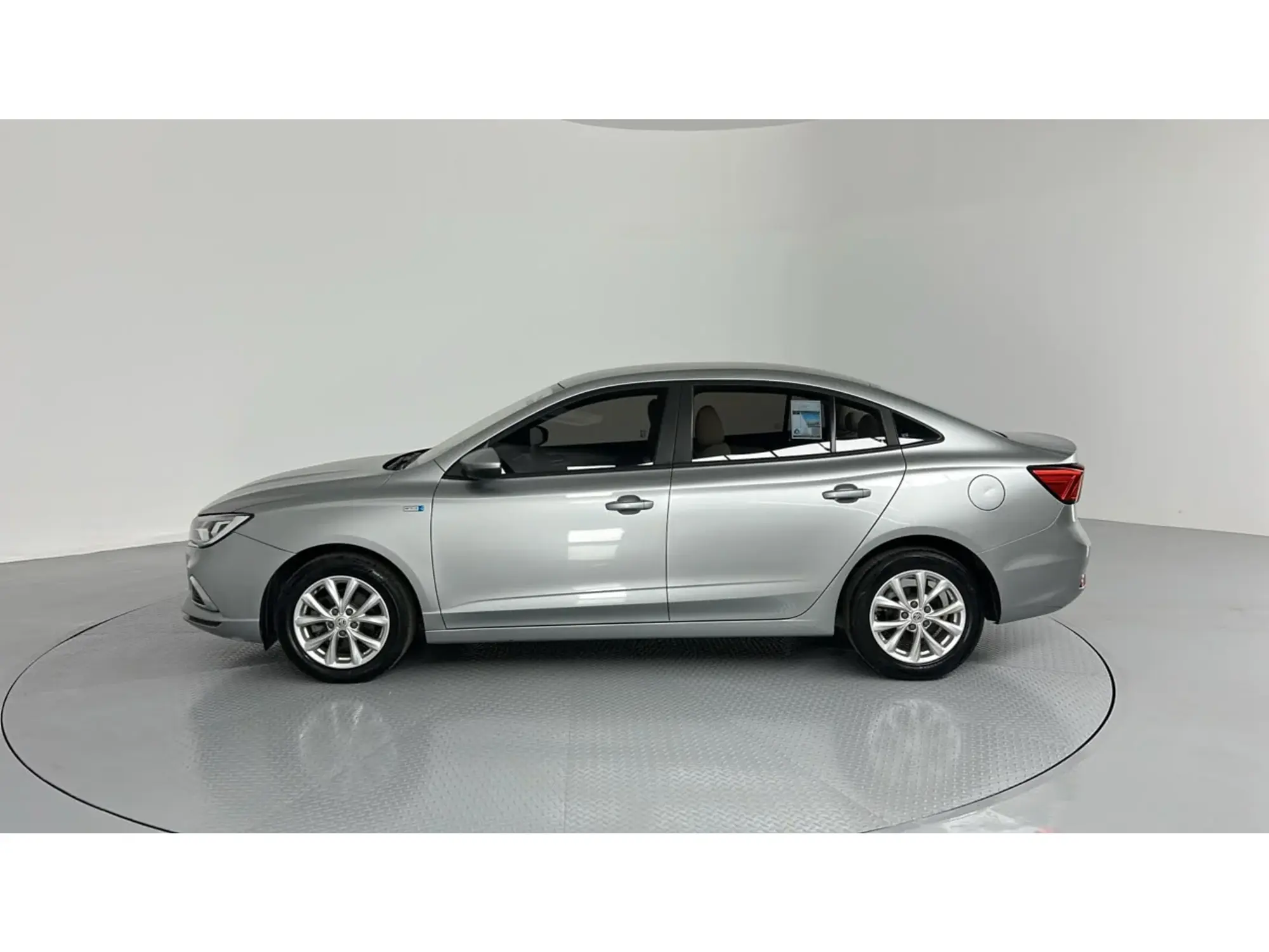 MG 5 STD 2023