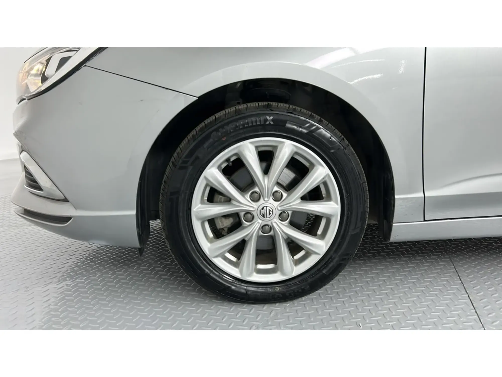 MG 5 STD 2023