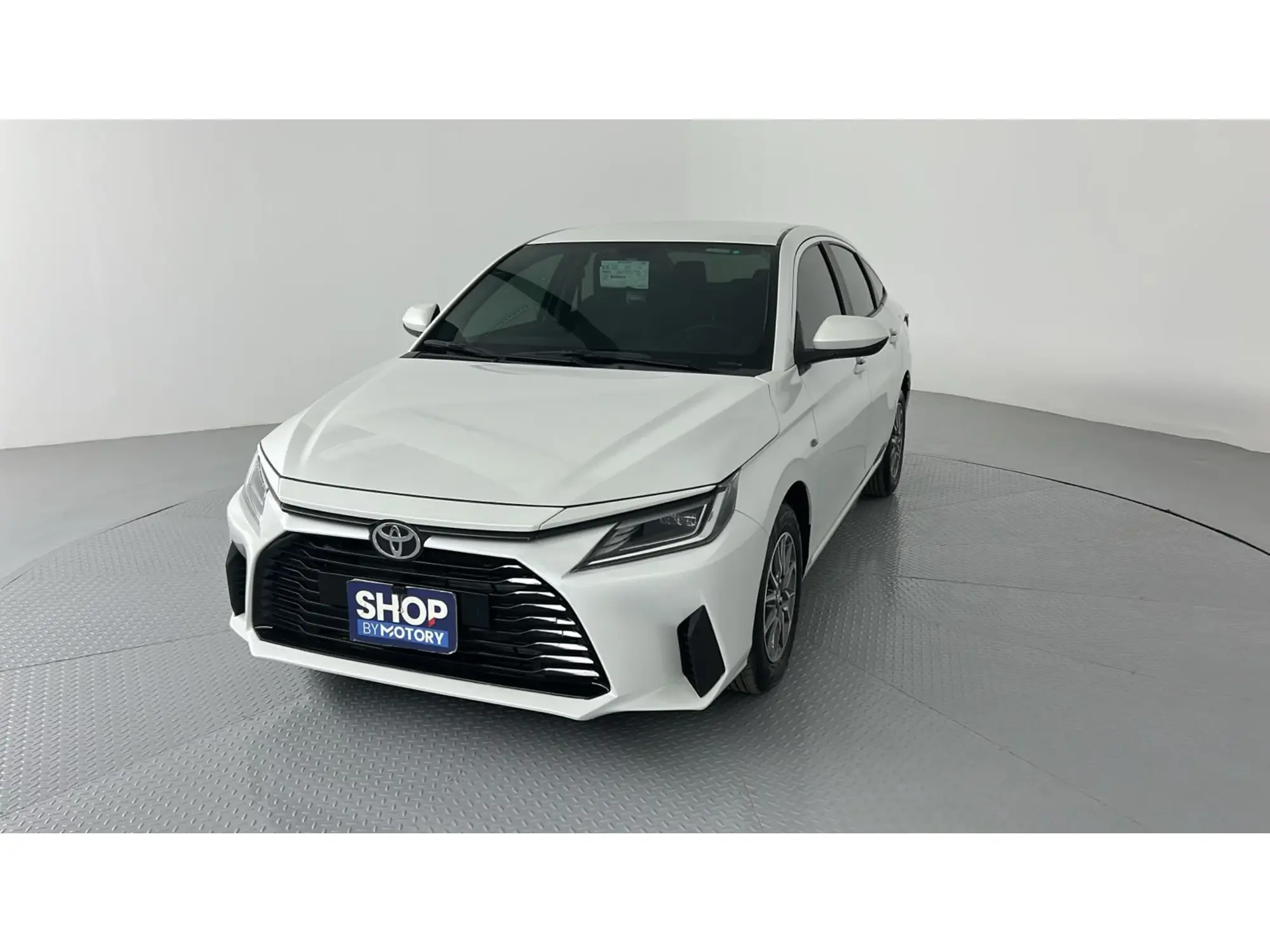 Toyota Yaris Y 2024