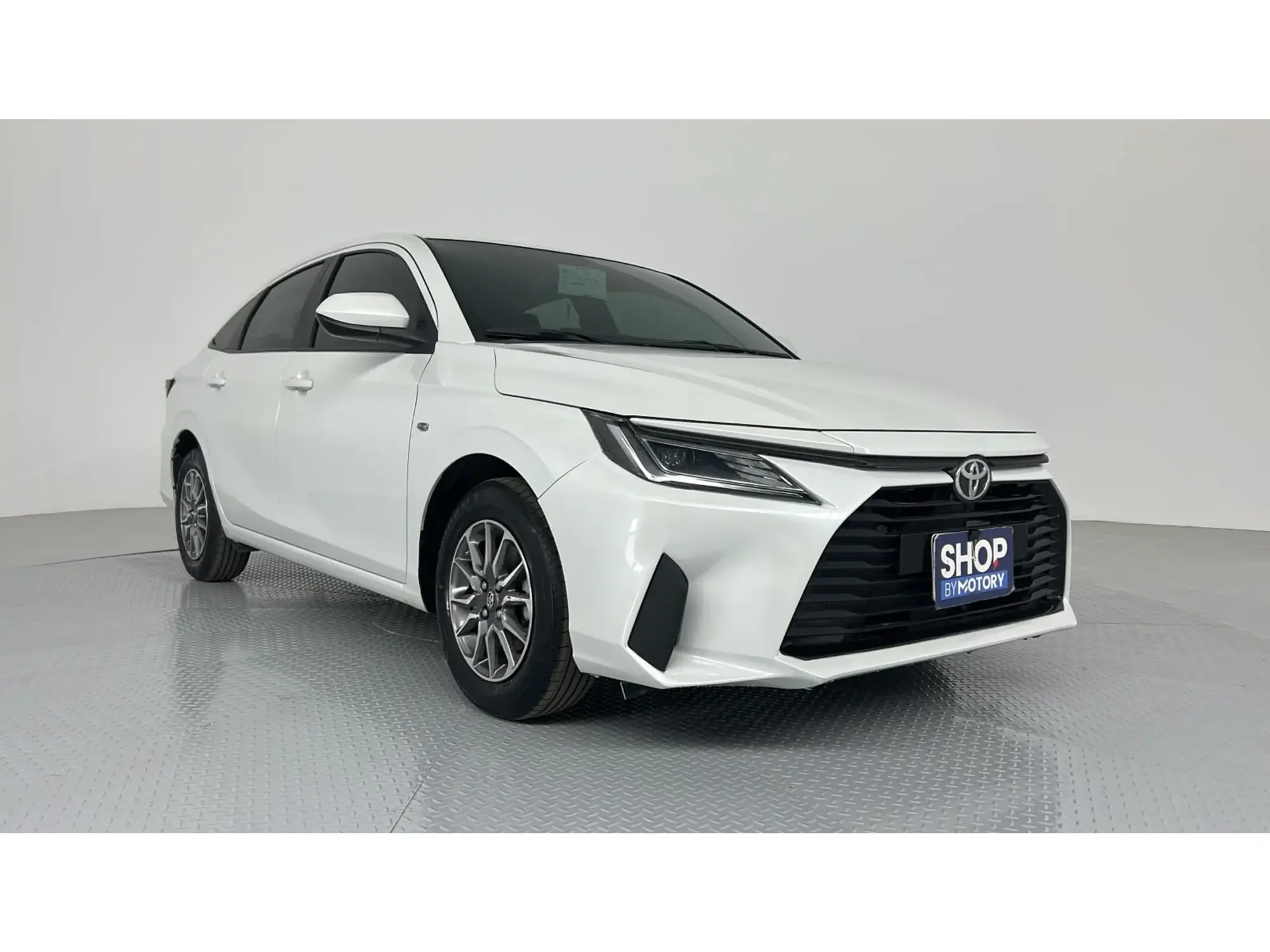 Toyota Yaris Y 2024
