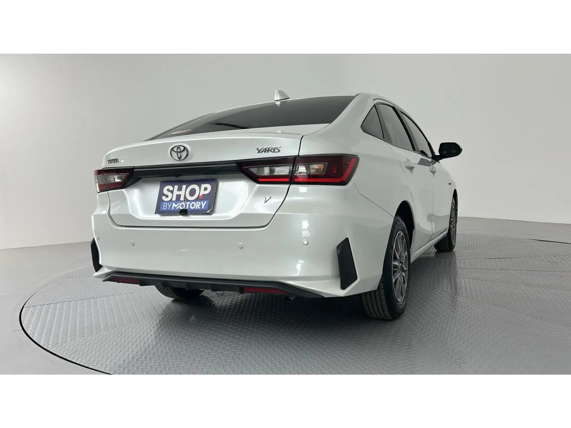 Toyota Yaris Y 2024