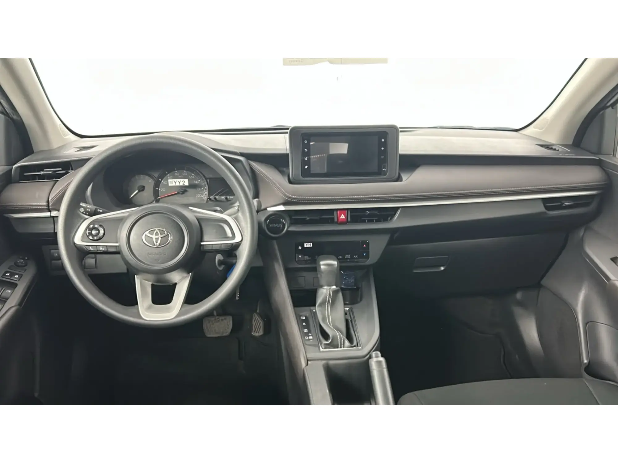 Toyota Yaris Y 2024