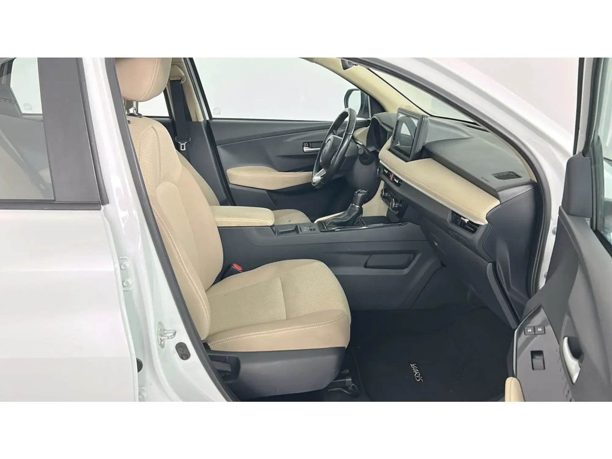 Toyota Yaris YX 2024