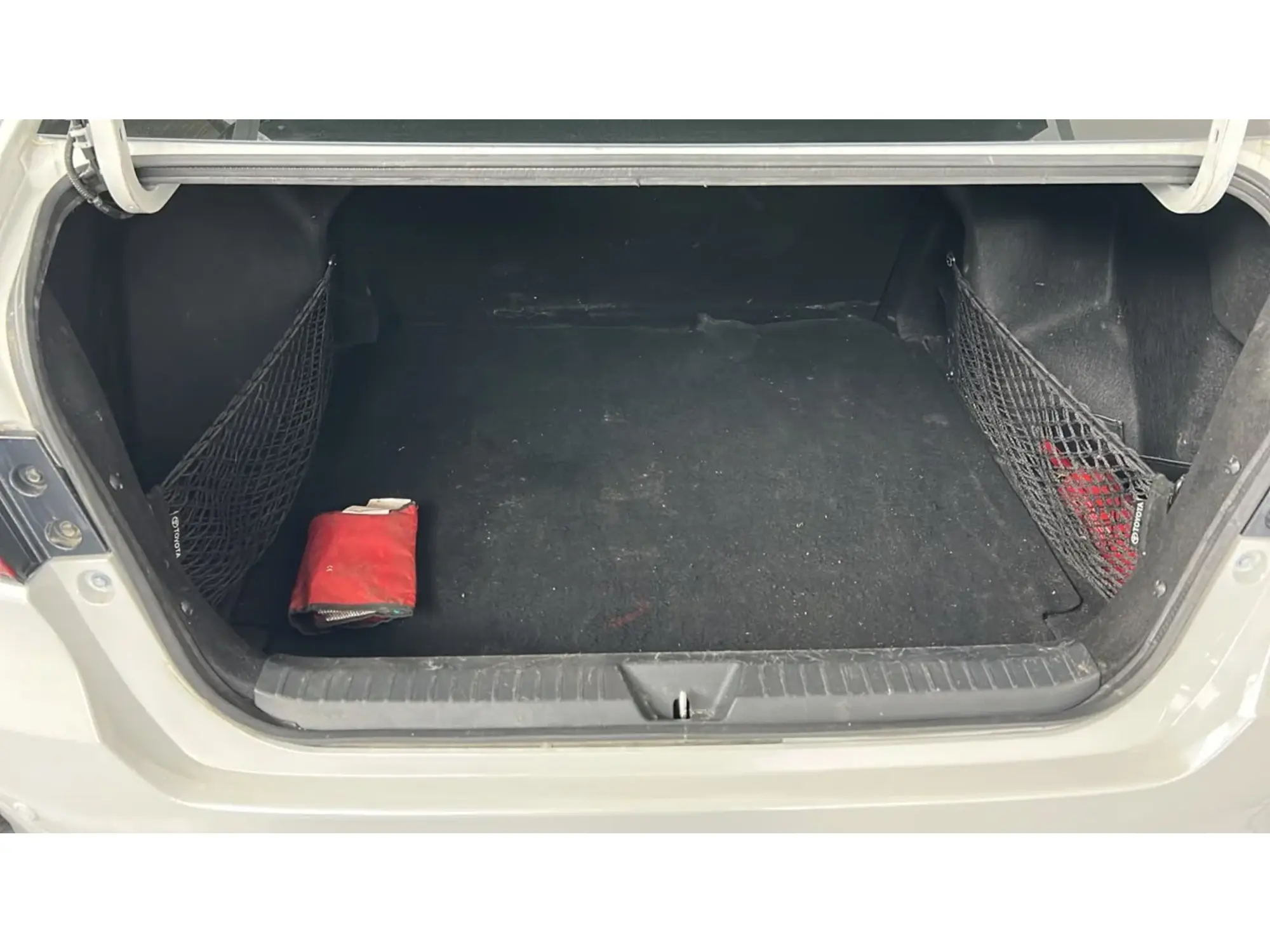 Toyota Yaris YX 2024