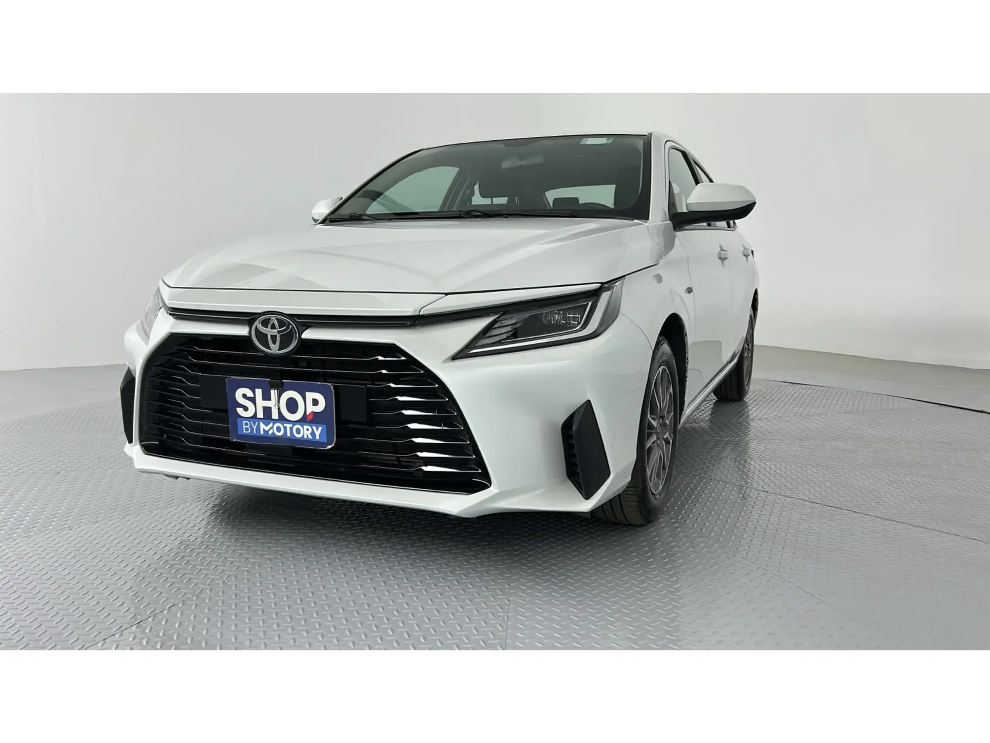 Toyota Yaris Y 2024