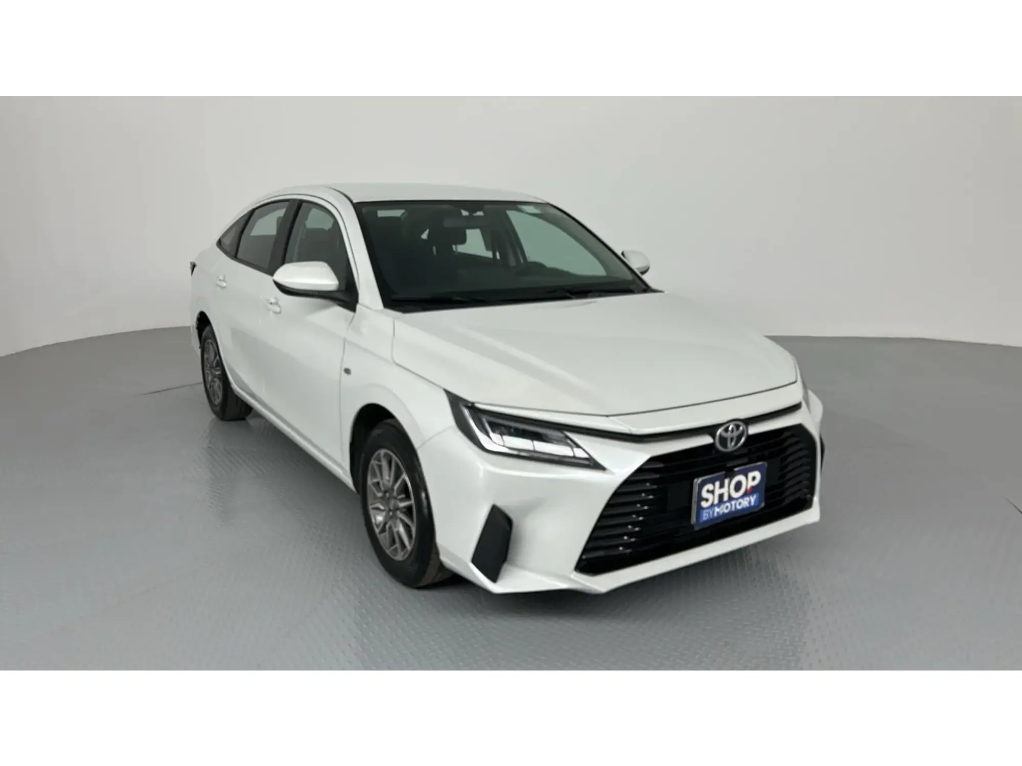Toyota Yaris Y 2024